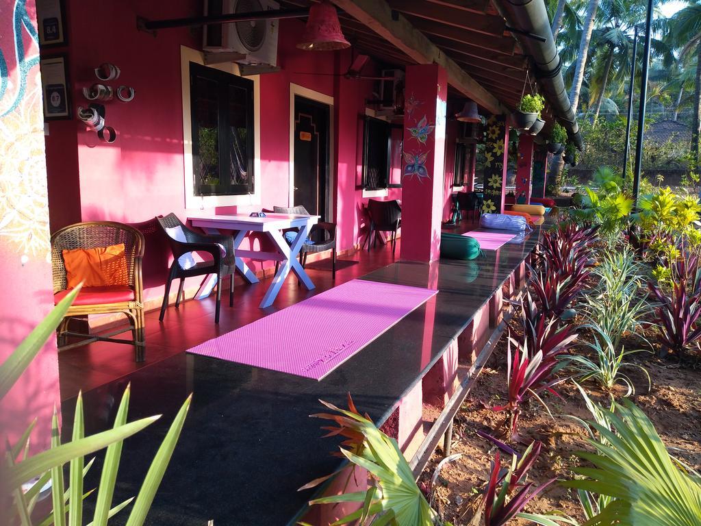 The Yuppi Hippi Hideout Hotel Anjuna Bagian luar foto