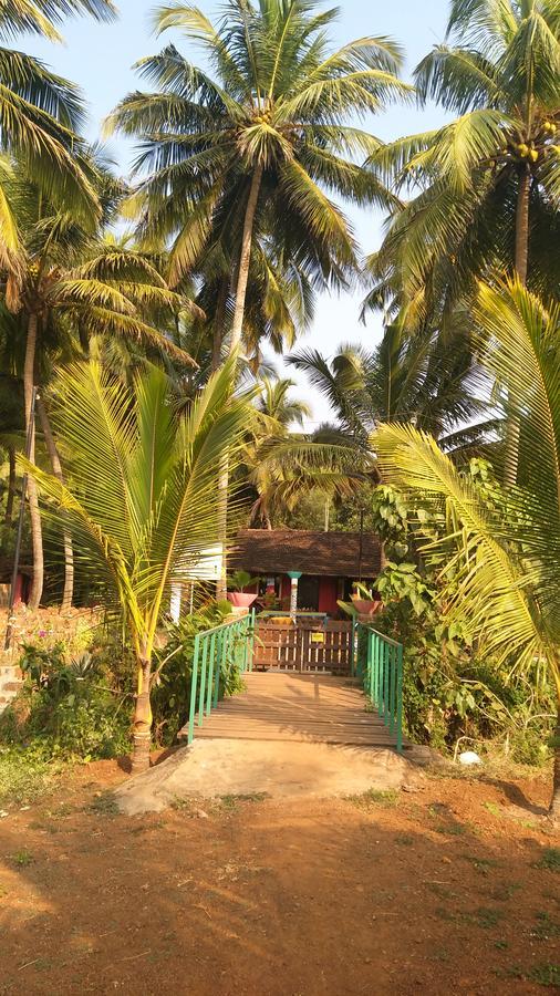 The Yuppi Hippi Hideout Hotel Anjuna Bagian luar foto