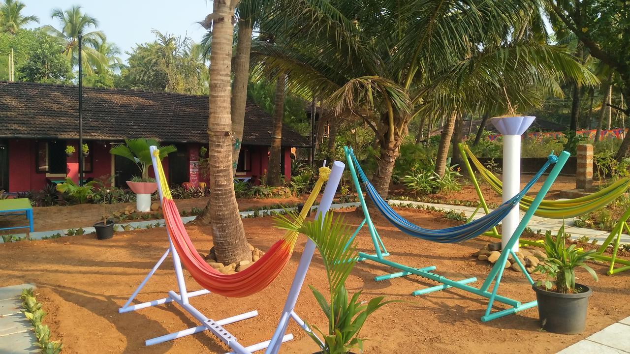 The Yuppi Hippi Hideout Hotel Anjuna Bagian luar foto